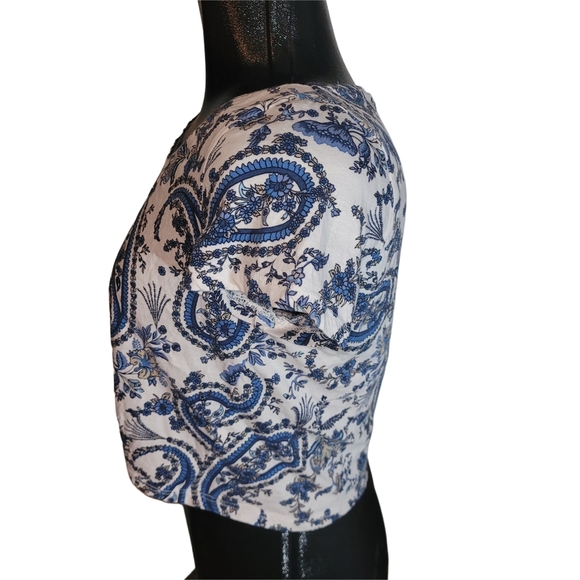 H&M Blue and White Floral Paisley Cropped Short Sleeve Top - Picture 4 of 5